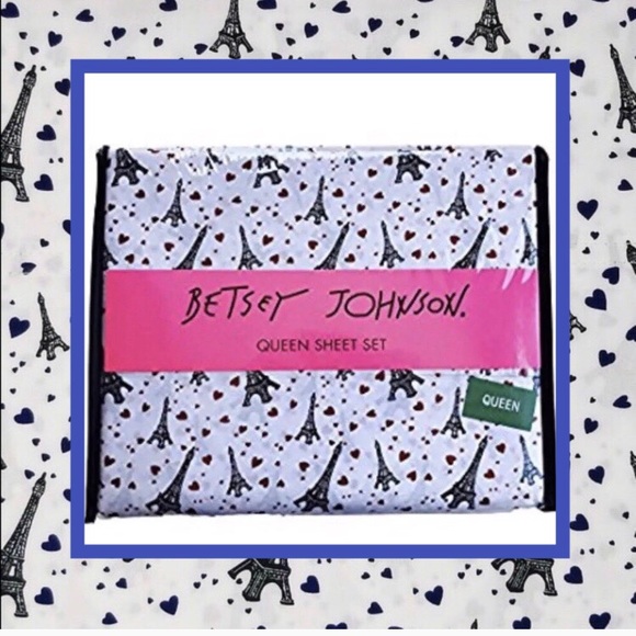 Betsey Johnson Other - Betsey Johnson Paris Eiffel Heart NAVY Queen Sheet